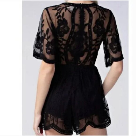 Honey Punch Women's Artemis Black Embroidered Lace Romper Size Small - Picture 2 of 10